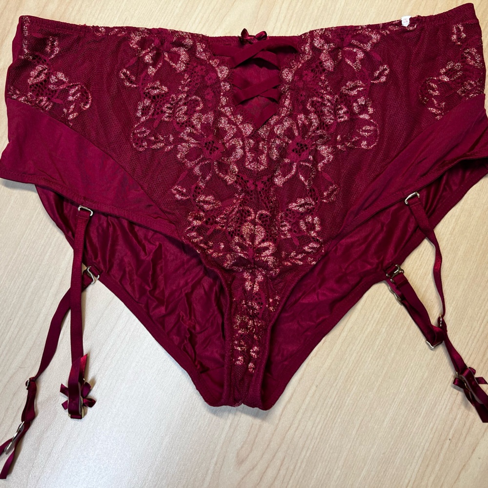 Cacique panties with garters